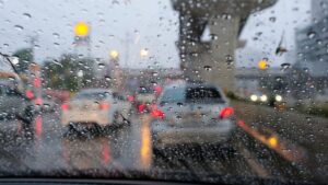 Tips para cuidar tu auto usado en temporada de lluvias